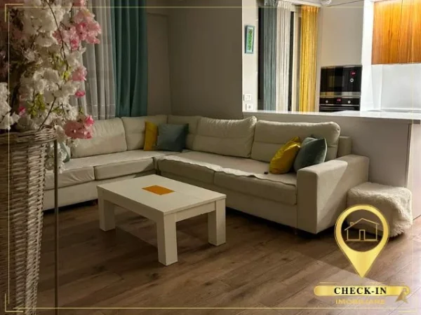 Tirane, jepet me qera apartament 2+1+Aneks+Ballkon , 100 m² 1.100 € (Kristal Center)