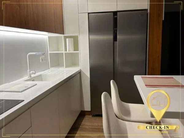 Tirane, jepet me qera apartament 2+1+Aneks+Ballkon , 100 m² 1.100 € (Kristal Center)