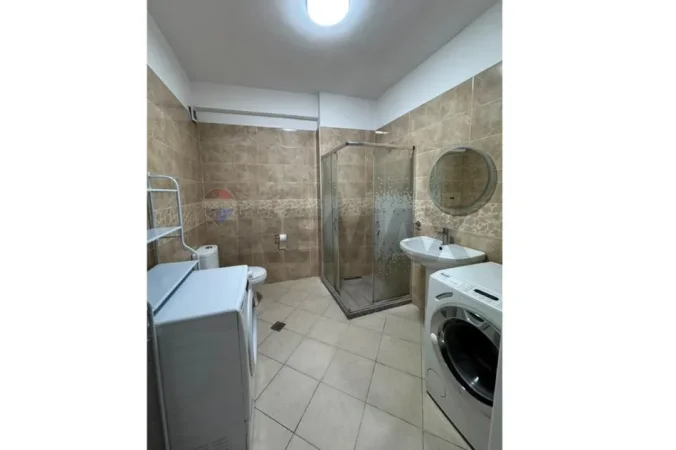 Tirane, jepet me qera apartament 2+1+Ballkon Kati 2, 60 m² 700 € (Frosina Plaku)