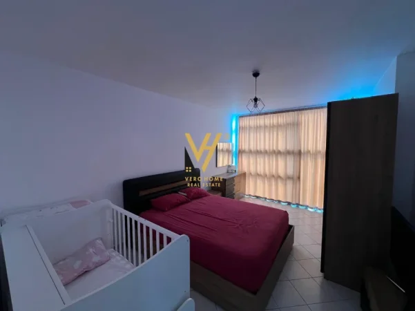 Tirane, jepet me qera apartament 2+1+Ballkon Kati 5, 108 m² 670 € (ISH SHESHI SHQIPONJA)