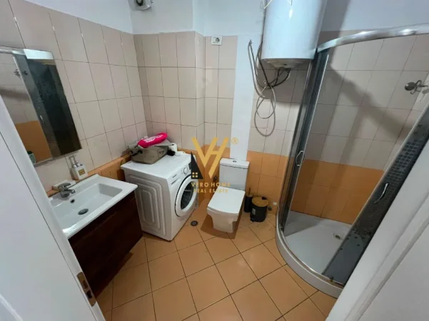 Tirane, jepet me qera apartament 2+1+Ballkon Kati 5, 108 m² 670 € (ISH SHESHI SHQIPONJA)