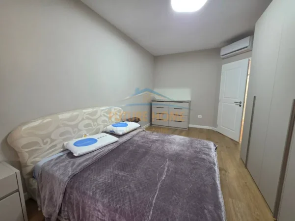 Tirane, jepet me qera apartament 2+1+Ballkon Kati 6, 82 m² 920 € (Komuna e parisit)