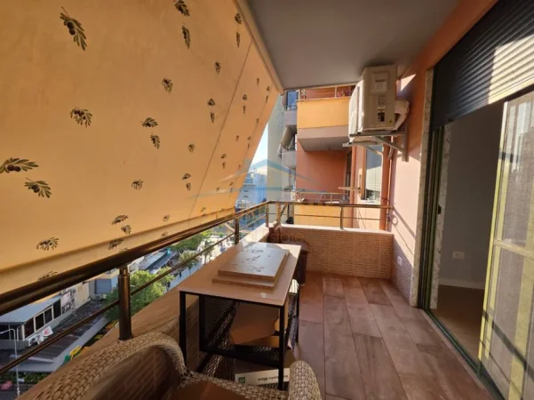 Tirane, jepet me qera apartament 2+1+Ballkon Kati 6, 82 m² 920 € (Komuna e parisit)