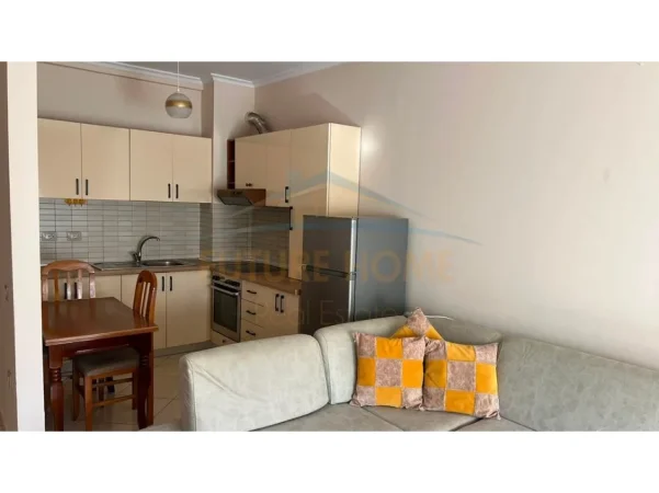 Tirane, jepet me qera apartament 1+1+Ballkon Kati 4, 52 m² 500 € (Siri Kodra)