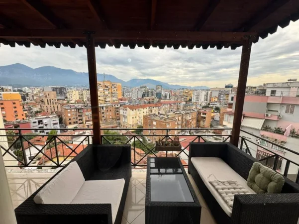 Tirane, jepet me qera apartament 2+1+Ballkon Kati 9, 120 m² 650 € (Rruga e barrikadave)
