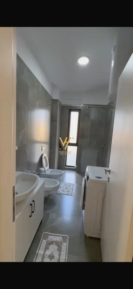 Tirane, shitet apartament 2+1+Ballkon Kati 6, 98 m² 270.000 € (FARMACIA 10)