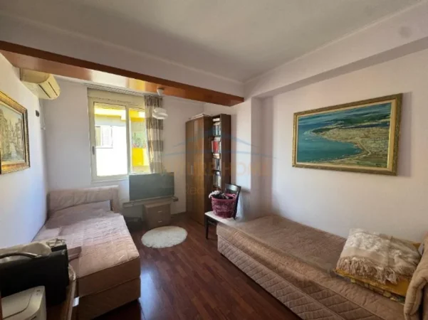 Tirane, shitet apartament 3+1+2+Ballkon Kati 4, 152 m² 274.000 € (Rruga Eduard Mano, Kopshti Zoologjik)