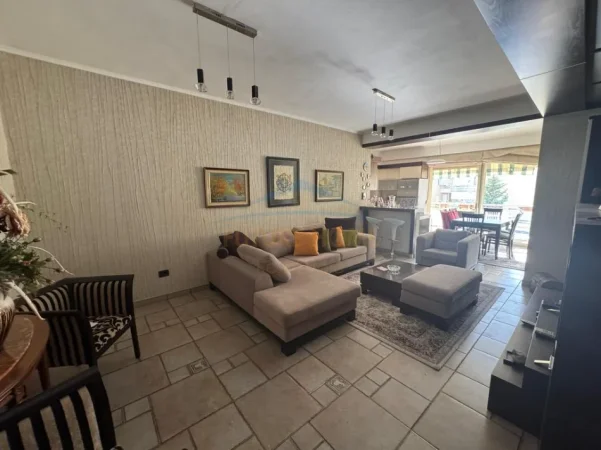 Tirane, shitet apartament 3+1+2+Ballkon Kati 4, 152 m² 274.000 € (Rruga Eduard Mano, Kopshti Zoologjik)