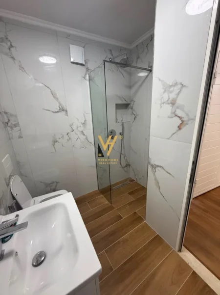 Tirane, shitet apartament 1+1+Ballkon Kati 4, 32 m² 94.000 € (XHAMLLIKU)