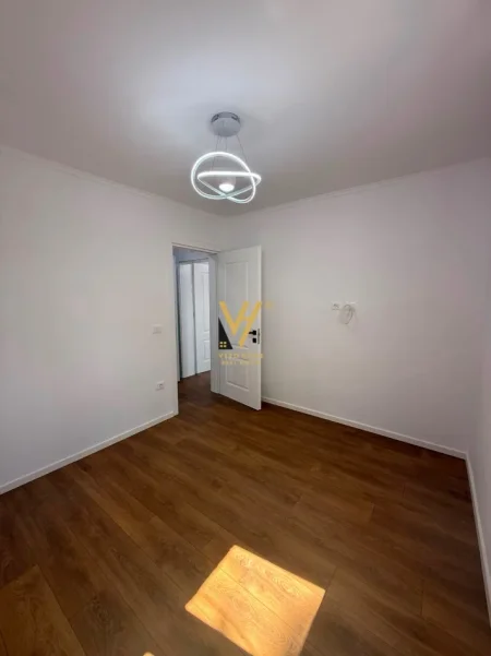Tirane, shitet apartament 1+1+Ballkon Kati 4, 32 m² 94.000 € (XHAMLLIKU)