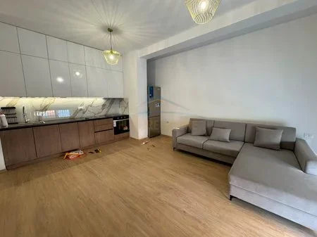 Tirane, jepet me qera apartament 1+1 Kati 3, 75 m² 550 € (5 MAJI)