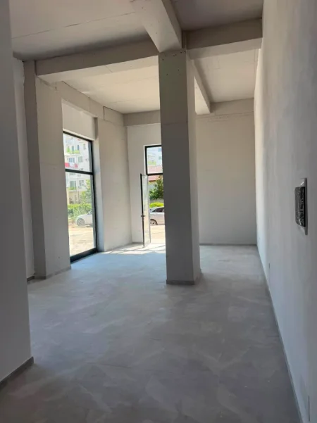 Tirane, jepet me qera ambjent biznesi Kati 0, 60 m² 600 € (Astir)