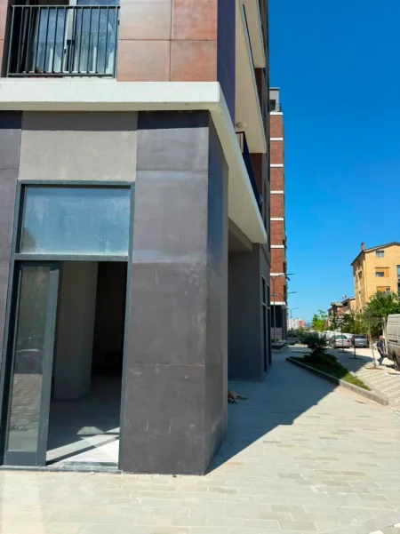 Tirane, jepet me qera ambjent biznesi Kati 0, 60 m² 600 € (Astir)
