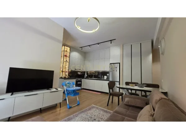 Tirane, shitet apartament 1+1 Kati 2, 63 m² 125.000 € (Ali Demi EL147330)