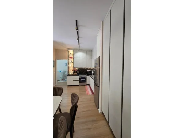 Tirane, shitet apartament 1+1 Kati 2, 63 m² 125.000 € (Ali Demi EL147330)