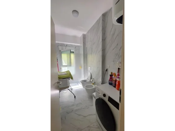 Tirane, shitet apartament 1+1 Kati 2, 63 m² 125.000 € (Ali Demi EL147330)