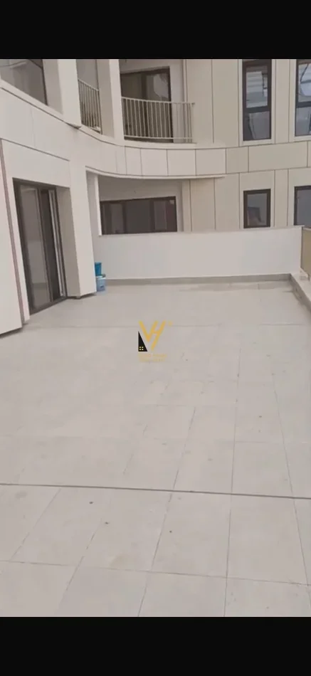 Tirane, jepet me qera zyre Kati 1, 95 m² 1.000 € (ZOGU I ZI)