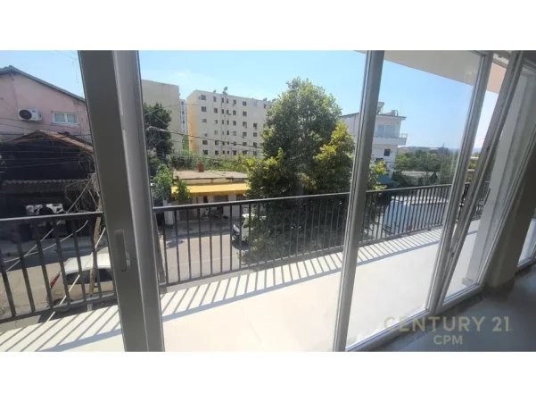 Tirane, jepet me qera zyre Kati 2, 75 m² 500 € (Bulevardi i Ri)