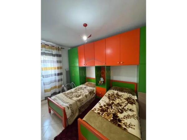 Tirane, jepet me qera apartament 2+1+Ballkon Kati 2, 86 m² 450 € (Fresku)