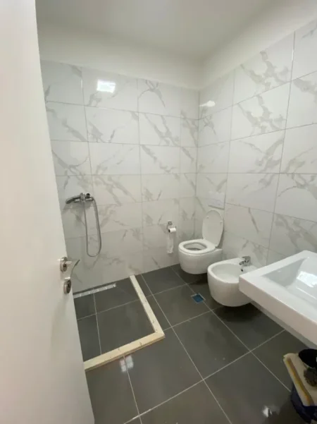 🏡 Apartament 2+1+2 me qera 📍Rezidenca Turdiu💰 Çmimi: 75.000 Lekë/Muaj