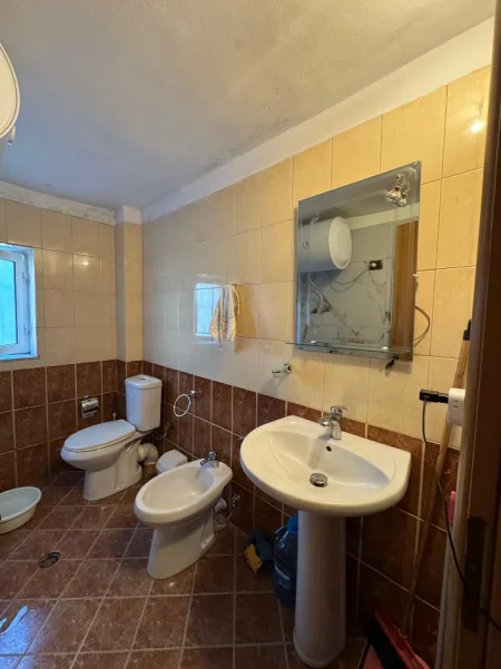 Tirane, jepet me qera apartament 1+1 Kati 2, 53 m² 500 € 