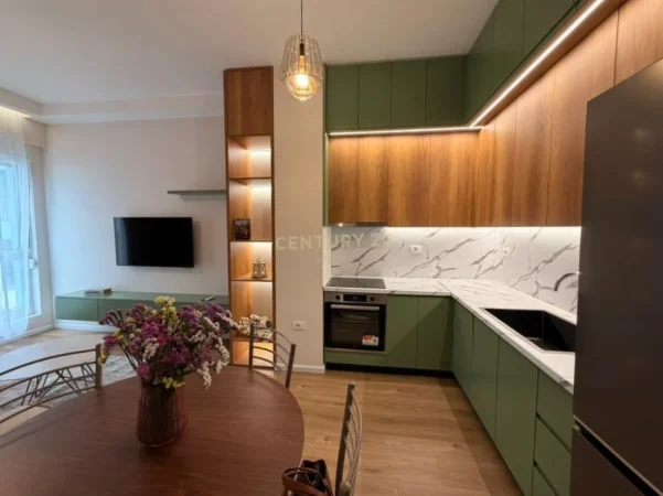 Tirane, jepet me qera apartament 1+1+Ballkon Kati 3, 58 m² 500 € (Rezidenca Oxa, Fresk)
