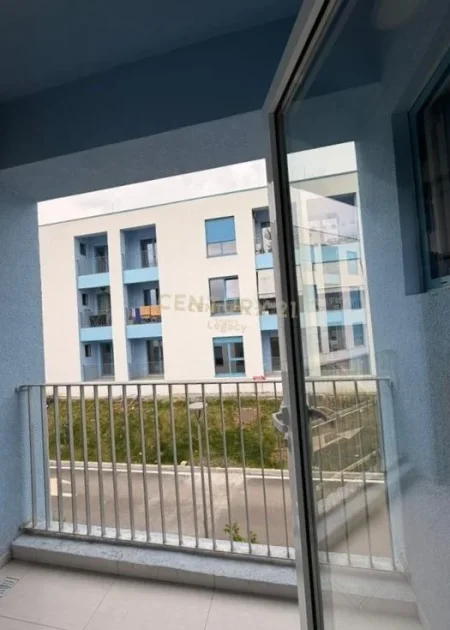Tirane, jepet me qera apartament 1+1+Ballkon Kati 3, 58 m² 500 € (Rezidenca Oxa, Fresk)