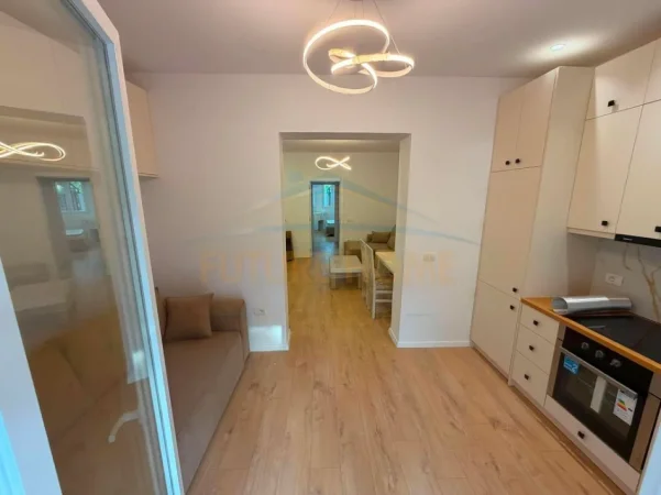 Tirane, jepet me qera apartament 1+1+Ballkon Kati 1, 55 m² 550 € (Rruga Dritan Hoxha)