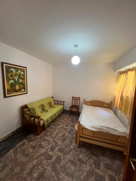 Tirane, jepet me qera apartament 1+1 Kati 1, 40 m² 350 € (Rruga Naim Frashri)
