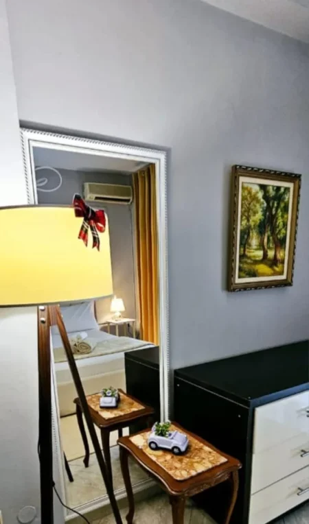 Tirane, jepet me qera apartament 1+1 Kati 4, 70 m² 600 € (Prane Vodafone)