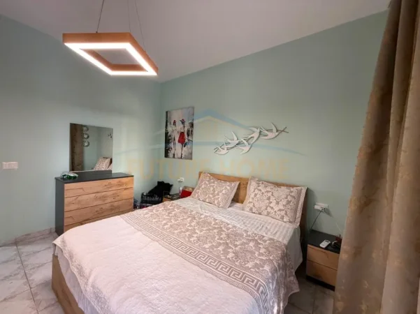 Tirane, jepet me qera apartament 1+1+Ballkon Kati 1, 55 m² 550 € (Laprake)