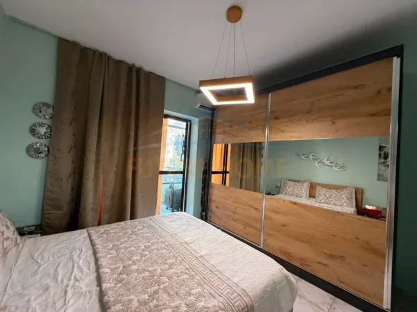 Tirane, jepet me qera apartament 1+1+Ballkon Kati 1, 55 m² 550 € (Laprake)