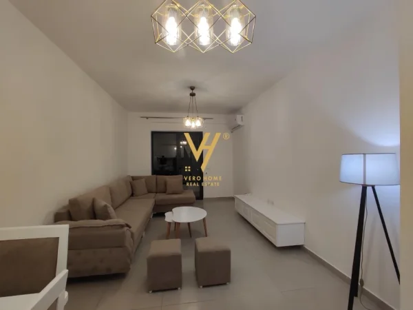 Tirane, jepet me qera apartament 1+1+Ballkon Kati 8, 65 m² 520 € (UNAZA E RE)