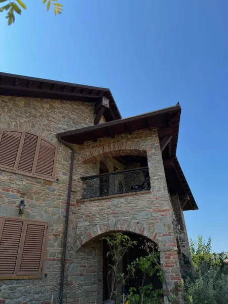 Tirane, shitet truall , 852 m² (Ndroq)