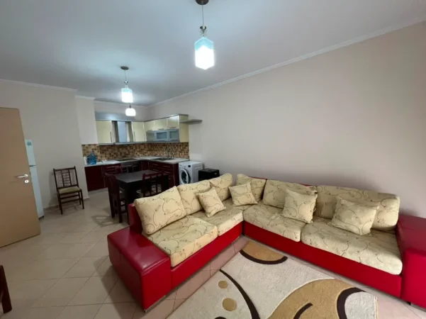 Tirane, jepet me qera apartament 1+1 Kati 3, 119 m² (Ali Demi)