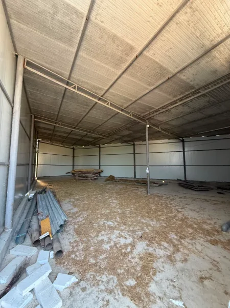Tirane, jepet me qera magazine Kati 0, 3.400 m² 2.000 € (City Park)