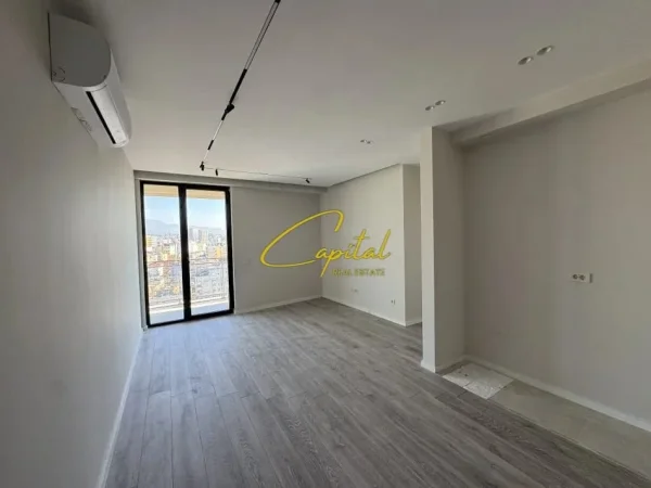 Tirane, jepet me qera ambjent biznesi Kati 12, 200 m² 1.900 € (GOLDEN TOWER RESIDENCE)