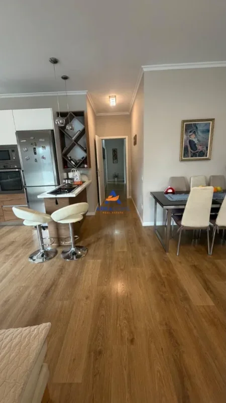 Tirane, shitet apartament 2+1+Ballkon Kati 1, 158 m² 445.000 € 