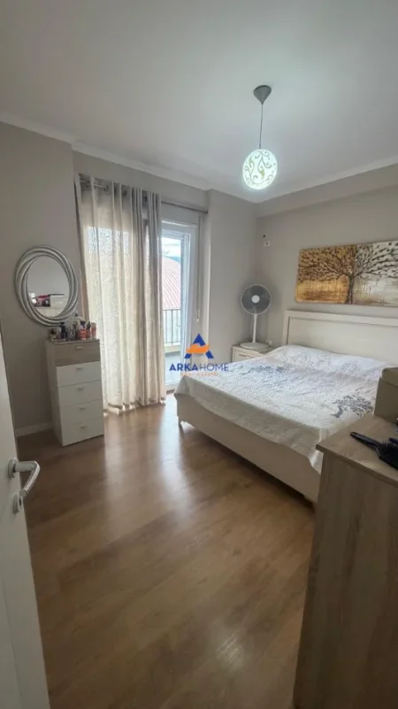 Tirane, shitet apartament 2+1+Ballkon Kati 1, 158 m² 445.000 € 