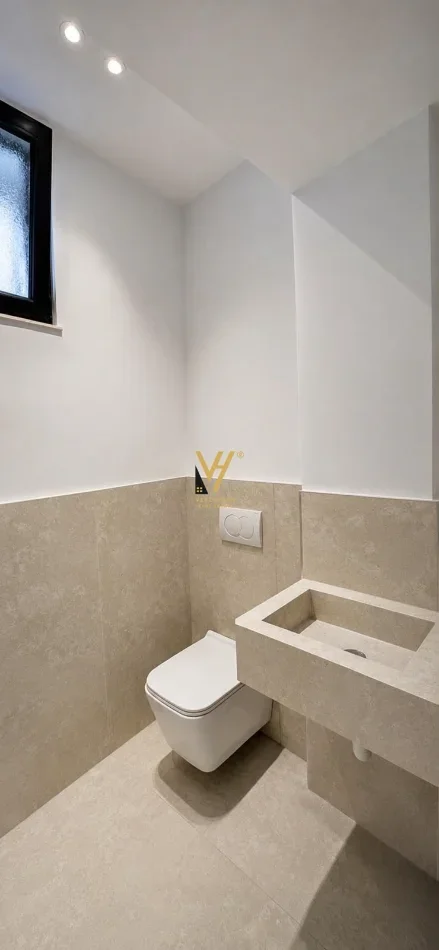 Tirane, shitet ambjent biznesi Kati 0, 250 m² 175.000 € (PAZARI I RI)