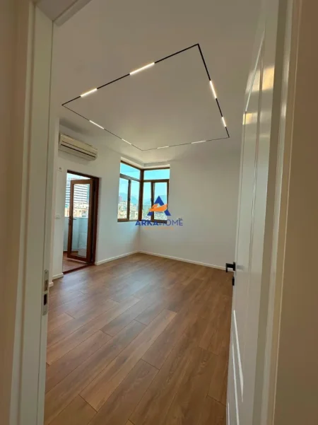 Tirane, shitet apartament 1+1+Ballkon Kati 5, 55 m² 143.000 € 