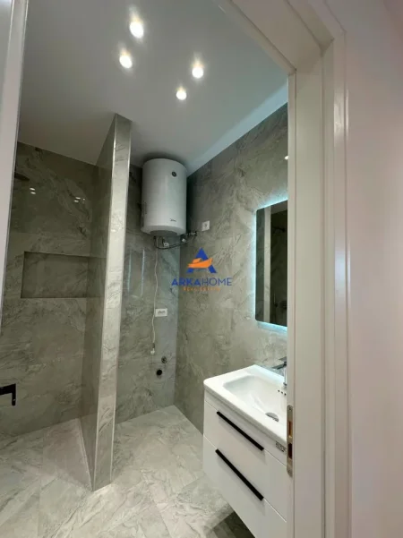 Tirane, shitet apartament 1+1+Ballkon Kati 5, 55 m² 143.000 € 