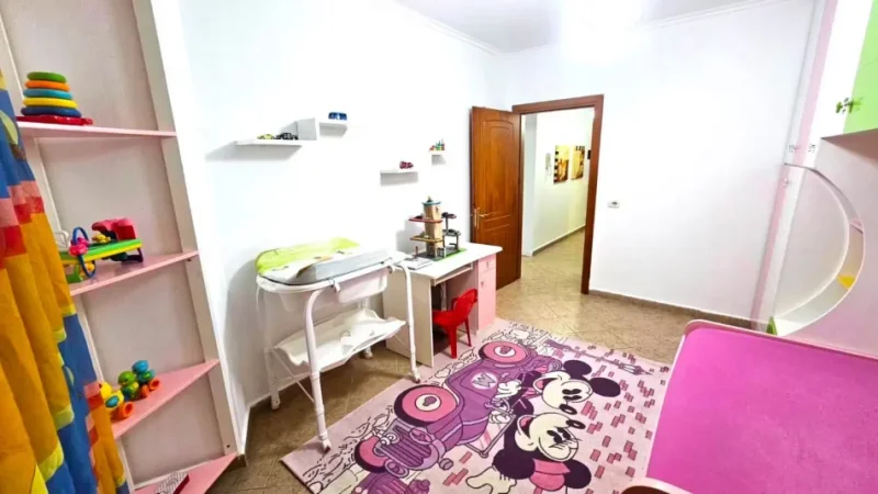 Tirane, shitet apartament 2+1 Kati 5, 100 m² 240.000 € (ministria jashtme)