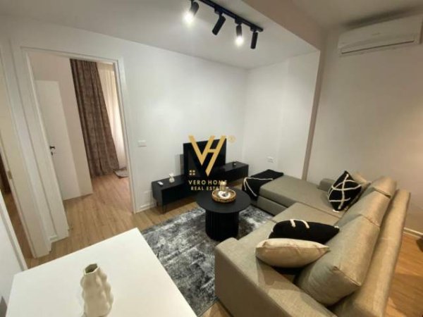 Tirane, jepet me qera apartament 2+1 Kati 1, 70 m² 850 Euro (MYSLYM SHYRI)