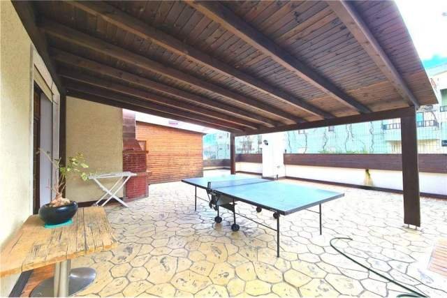 Tirane, jepet me qera Penthouse 4+1+BLK Kati 5, 195 m² 650 Euro (liqeni thate)