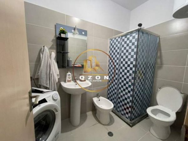 Tirane, jepet me qera apartament 2+1 Kati 1, 98 m² 900 Euro (Komuna Parisit)