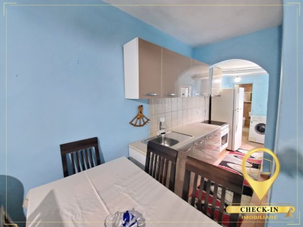 Tirane, jepet me qera shtepi 1 Katshe Kati 0, 90 m² 300 Euro (Rruga Bardhyl)