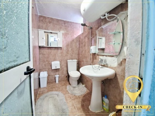 Tirane, jepet me qera shtepi 1 Katshe Kati 0, 90 m² 300 Euro (Rruga Bardhyl)