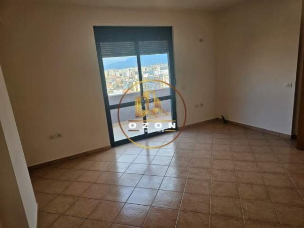 Tirane, shitet apartament 1+1 Kati 12, 70 m² 121.000 Euro (Rruga e Kavajes)