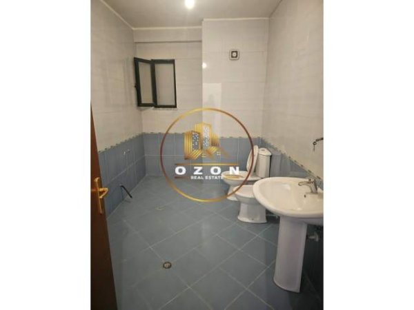 Tirane, shitet apartament 1+1 Kati 12, 70 m² 121.000 Euro (Rruga e Kavajes)